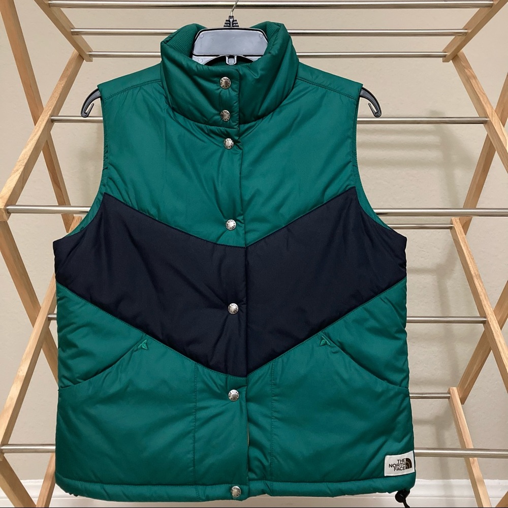 NWT North Face Sylvester Vest in Evergreen